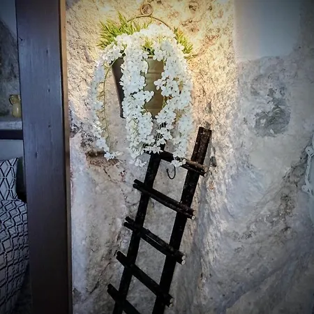 Feriehus Nella Roccia Ostuni