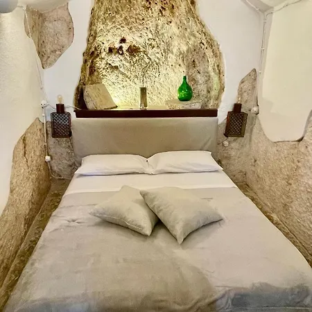 Nella Roccia Tatil Evi Ostuni
