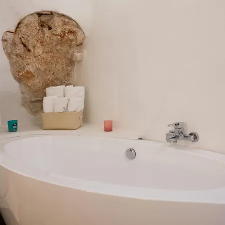 Nella Roccia * Ostuni