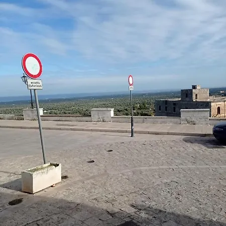 Nella Roccia 奥斯图尼